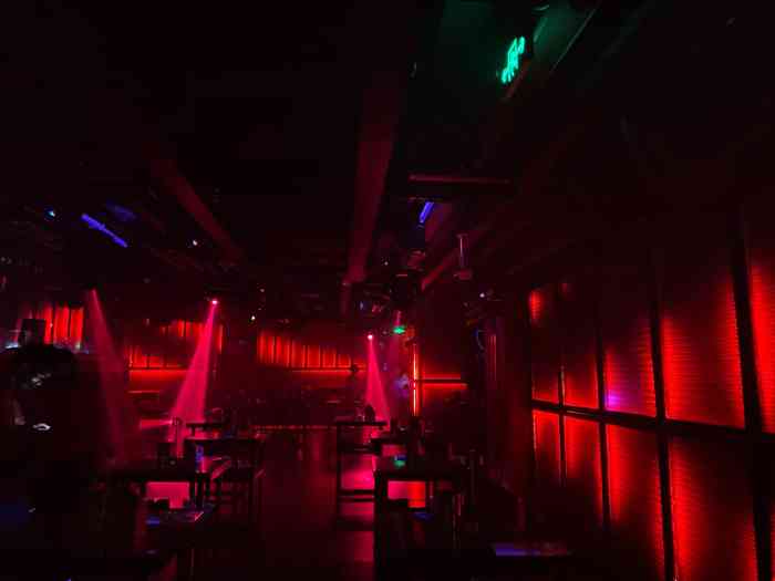 the cellar 秘窖-"秘窖算是福州最hiphop的酒吧了吧,新.