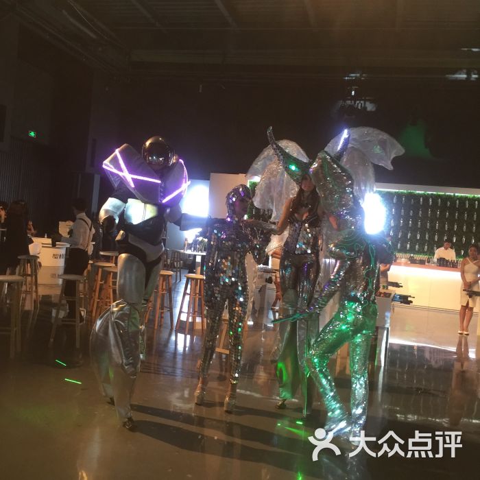 天宴:天台的风真冷啊,等这个活动感觉.上海周边