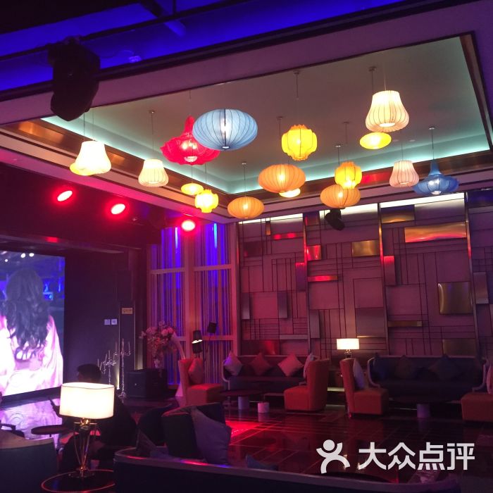 v-show主题ktv(金虹桥国际中心店)图片 - 第1张