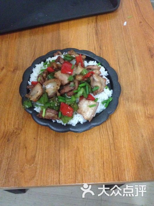 彩虹-铁板盖饭回锅肉盖饭图片 第1张