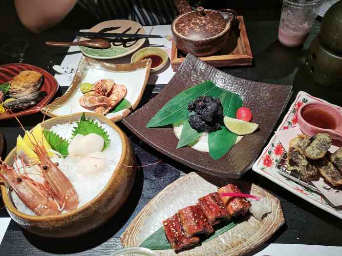 花潮日料艺食馆(成都万象城店)-"成都的日料自助吃了