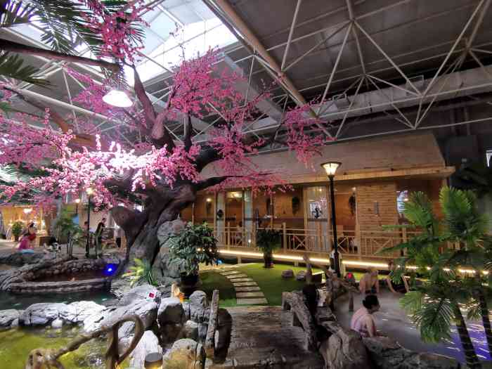 吉春泉温泉洗浴酒店"适合带老人孩子放松的酒店,水质非常好洗完.