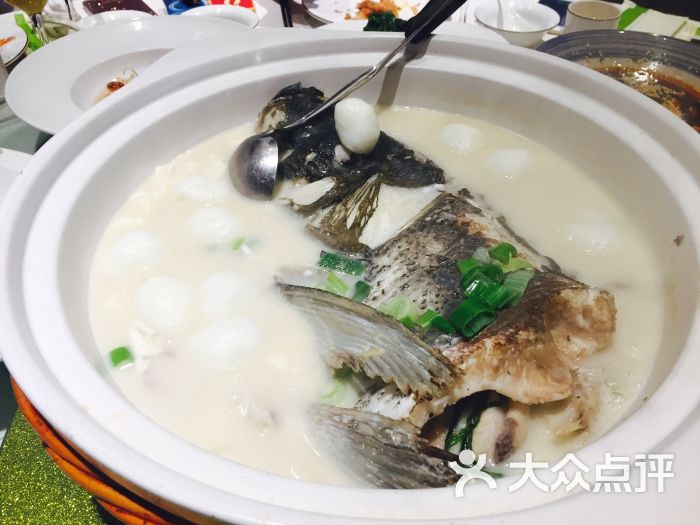 天目湖鱼头鱼圆煲