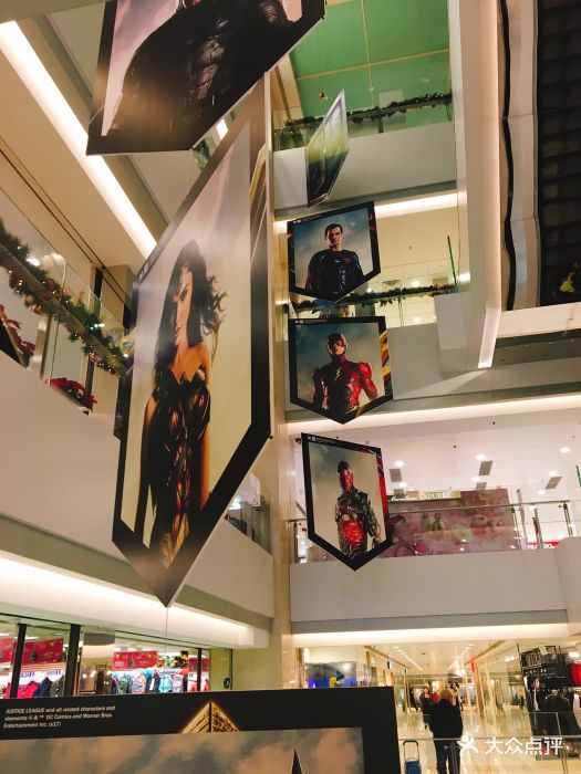 从深圳湾口岸过关到这里很方便,大巴11块港.