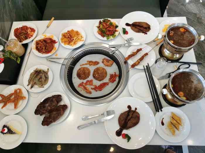 李记家园烤肉火锅自助(传媒大学店)-"学校旁边新开的烤肉店,火速过