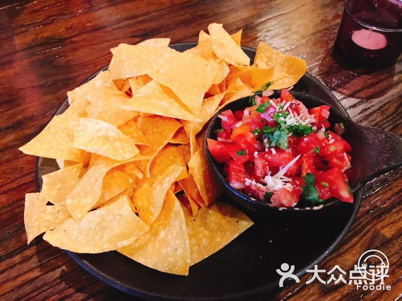 q mex bar&grill库迈墨西哥餐吧莎莎酱配玉米片图片 - 第1张