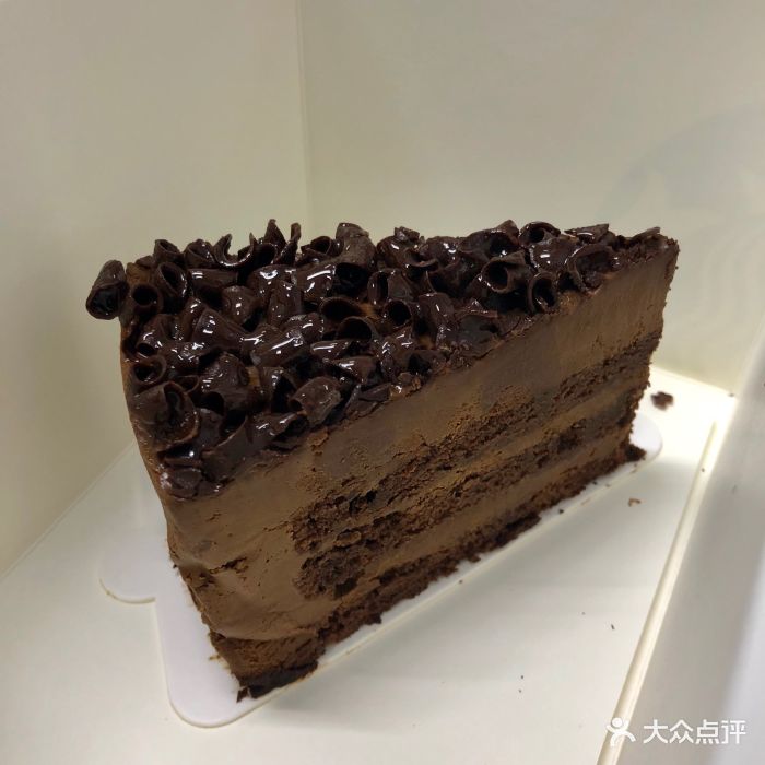 星巴克(淮海西路店)浓醇三重黑巧克力蛋糕图片