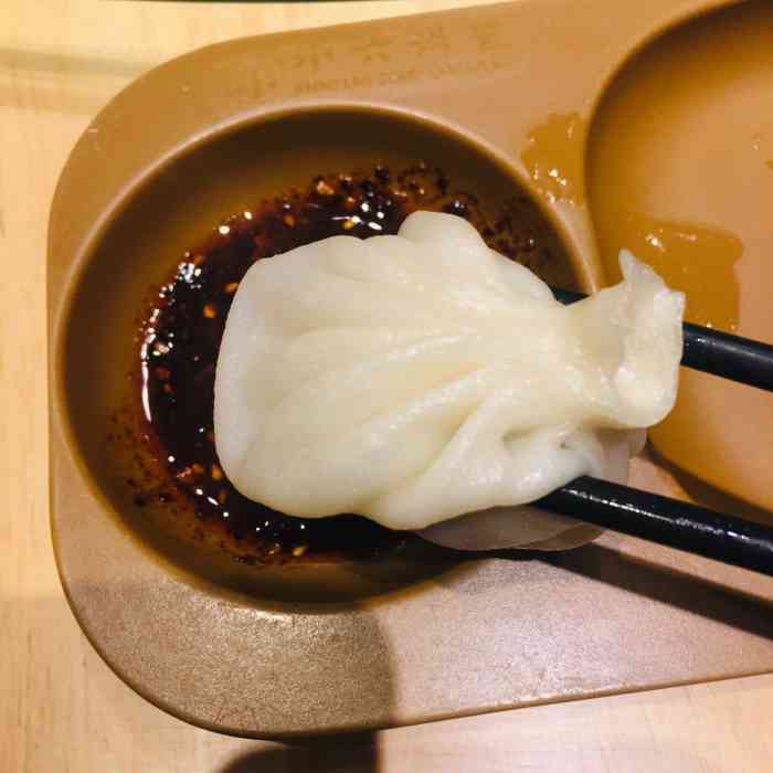靓汤类:酸辣豆花(这味道绝了,一大桶很开胃)小六黄桂粥(少有的甜汤