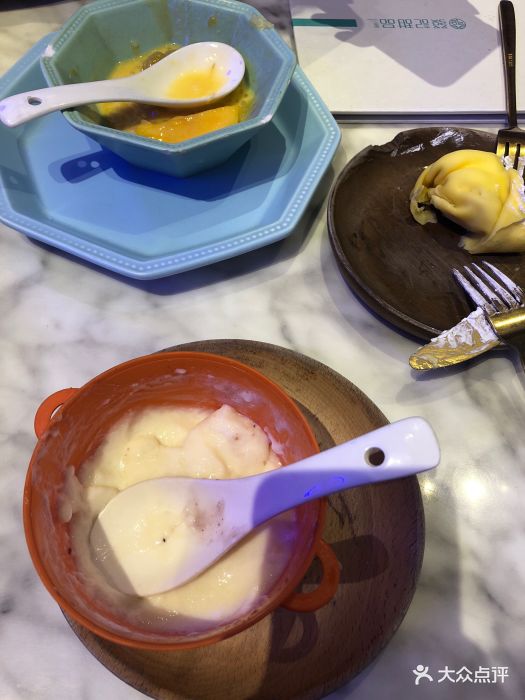 榴莲飘香里的榴莲肉大块浓郁,是好榴莲。不.