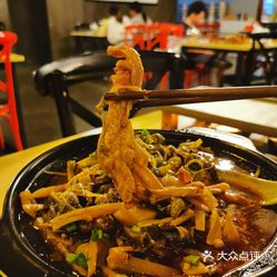 田螺鸭爪爆煲