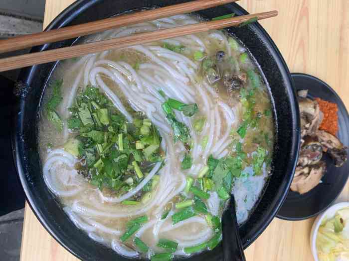双味记土鸡米线-"至今吃到的成都可能最好吃的汤粉儿粉顺.