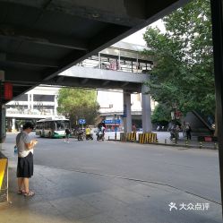 武昌火车站-地下停车场