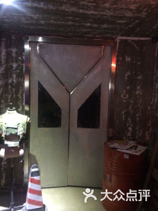 鬼屋图片游乐园门口 uyRe2-_P4s-ok0RrXoRC8qmgnvq5RnufSMNzJDV5qwxr0dwgWzj43VVhJb701zMgTK-l1dfmC-sNXFHV2eRvcw.jpg