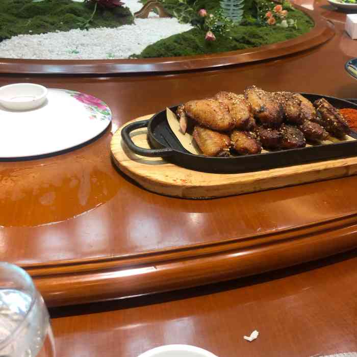 鼎隆山庄(文峰店)-"逛即墨古城后,来到文峰路这家店,停车场很.