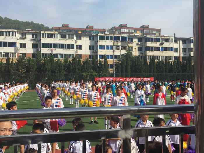 大连明星小学