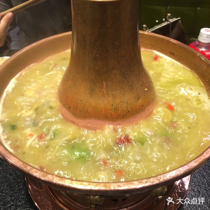 酸菜铜锅涮羊肉图片