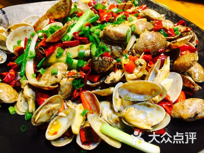 跑到阿尔法影城看电影,完了就近原则解决温.