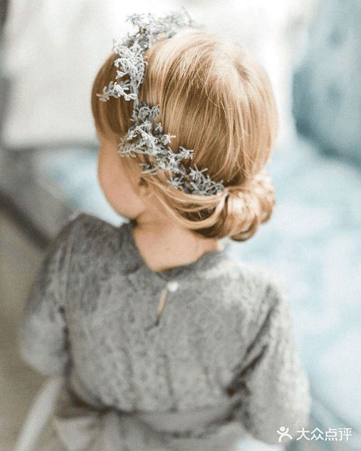 婚礼造型丨花童发型 婚礼上小花童们除了服装要美美的