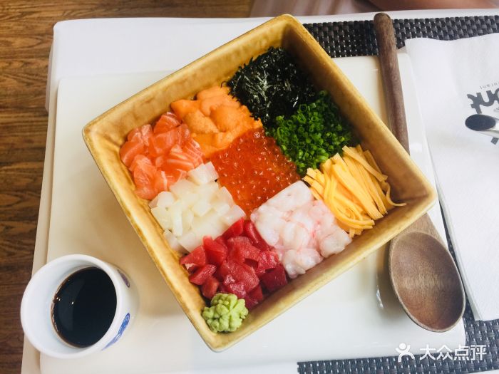 fount创意日料-九宫格寿司散饭图片-上海美食-大众