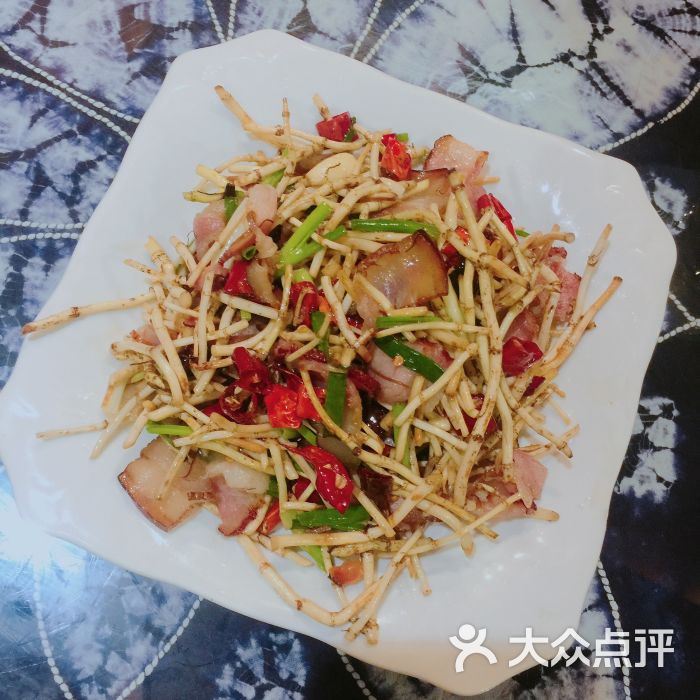 折耳根炒腊肉