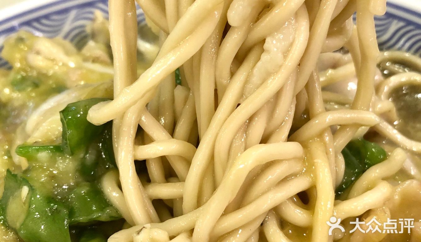 裹着粗面条,味道吃着还可以,但没有太惊艳的感觉哎