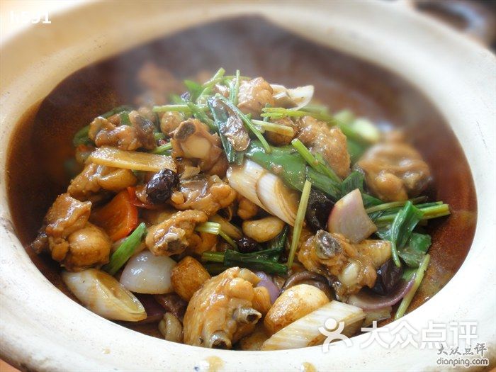 香菇滑鸡煲(49元)