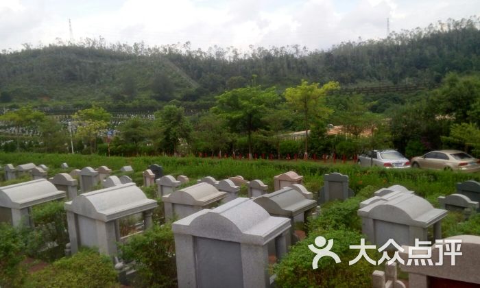 龙山永久墓园图片 - 第1张