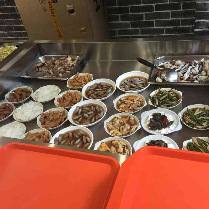 稻福中式快餐地址位于瑞安玉海街道安阳路128号店里装修很简单很干净