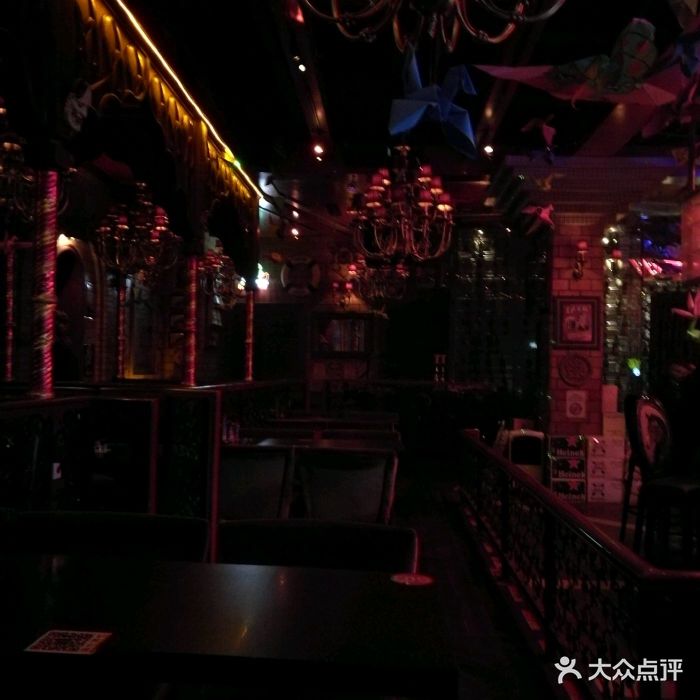 海伦酒吧图片