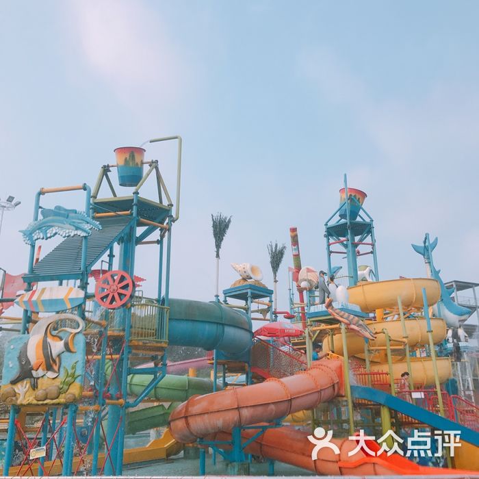 悦兮半岛水上乐园