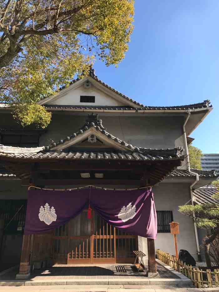 高津神社-"酒店附近顺路来逛逛,其实是被公园里的秋千.