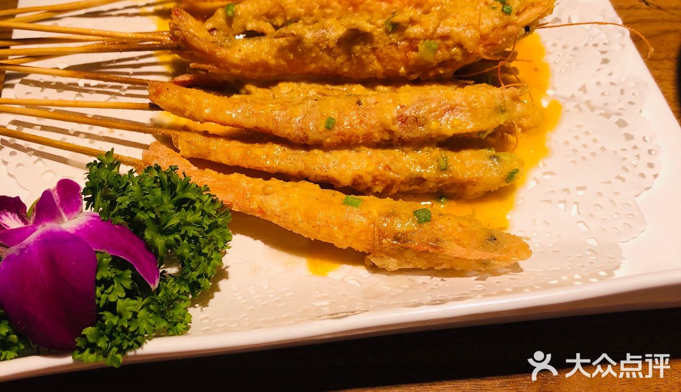 一家让你吃出幸福感的川菜馆,超赞的咸蛋黄串串虾,香辣八爪鱼