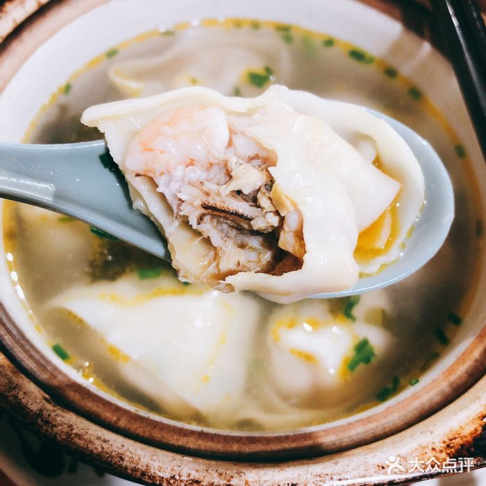 虾仁蟹肉大馄饨