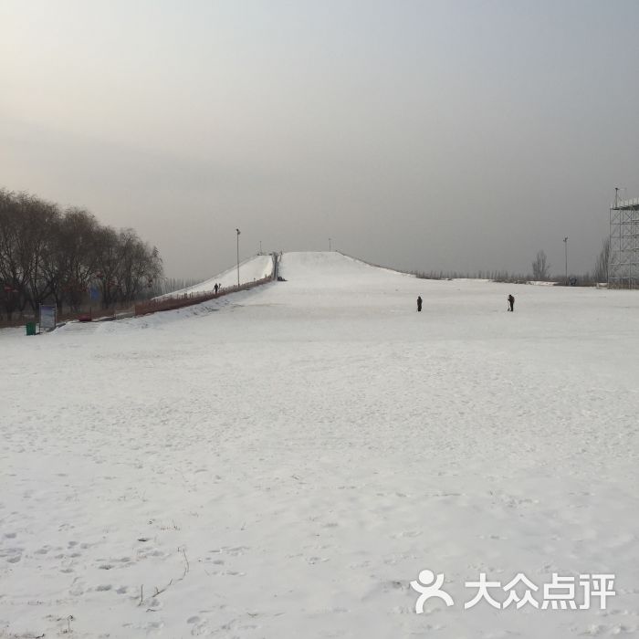 鸣翠湖滑雪场图片 - 第2张