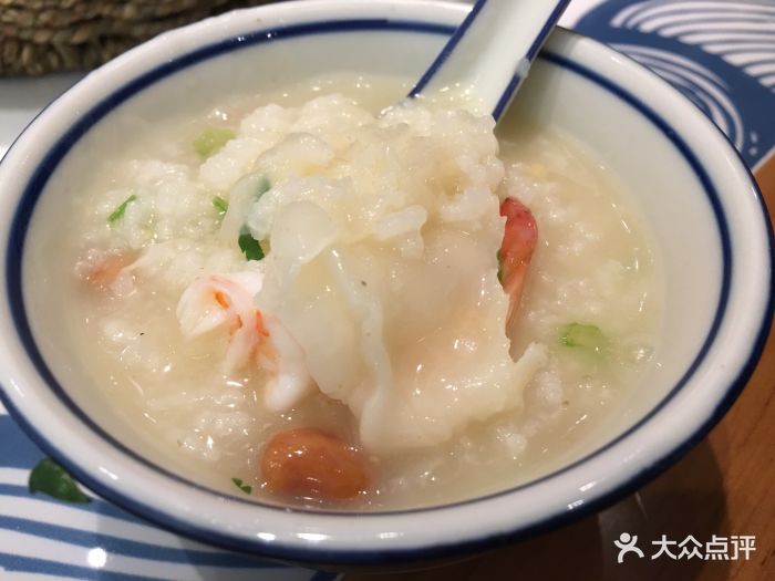 深海花胶瑶柱砂锅粥