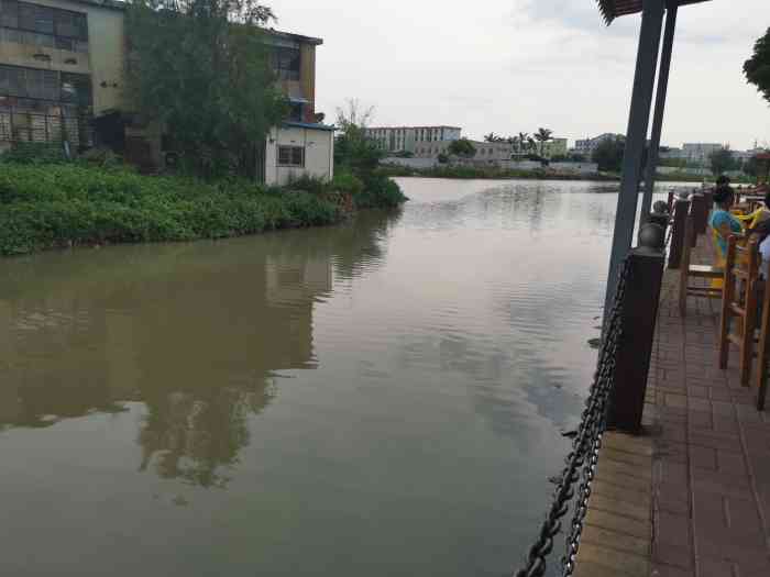 三板水乡农庄"环境挺不错的,风景优美,一家人来吃饭,小.