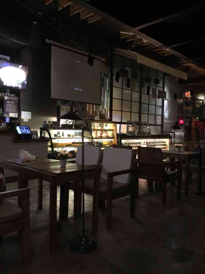 cafe who韩国融合咖啡厅"这家的炸酱面很好吃 炸鸡也不错 辣酱有点.