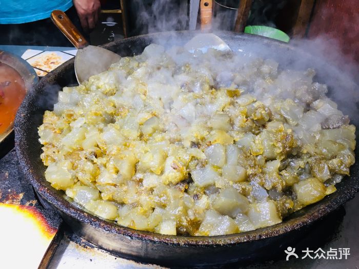 【老张豆腐串】炒焖子