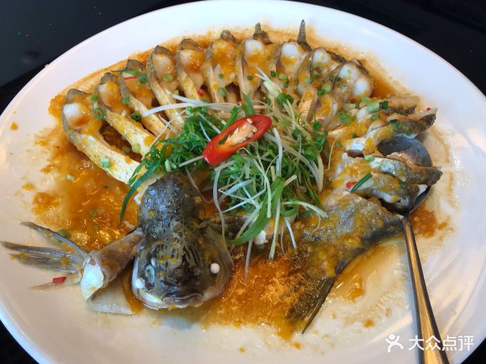 滋粥楼粤菜海鲜(未来方舟店)黄灯笼椒蒸盘龙鱼图片