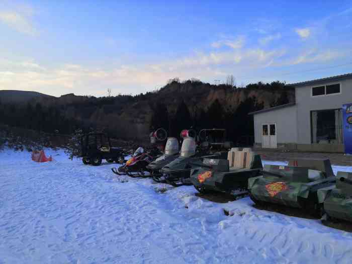 太谷梅苑南山滑雪场-"去梅苑山庄的路还是比较好走的