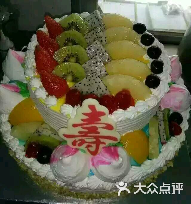 两层寿糕,欢迎到店选购,8.8折