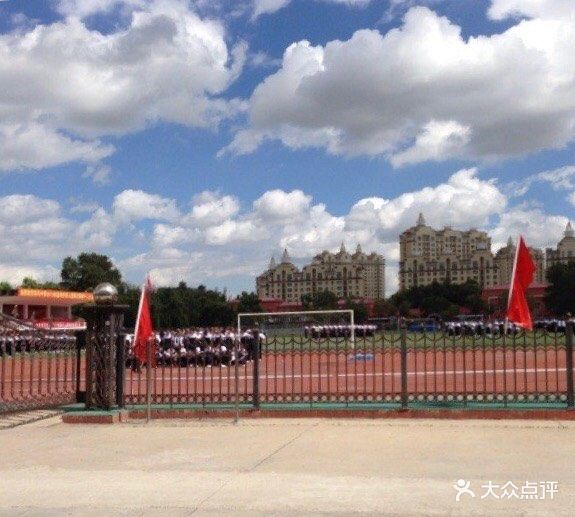共1张图片 电话:0459-4328811 地址:黑龙江省大庆市萨尔图区育才路21