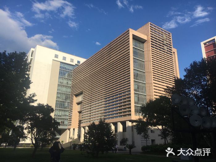 中国青年政治学院图片