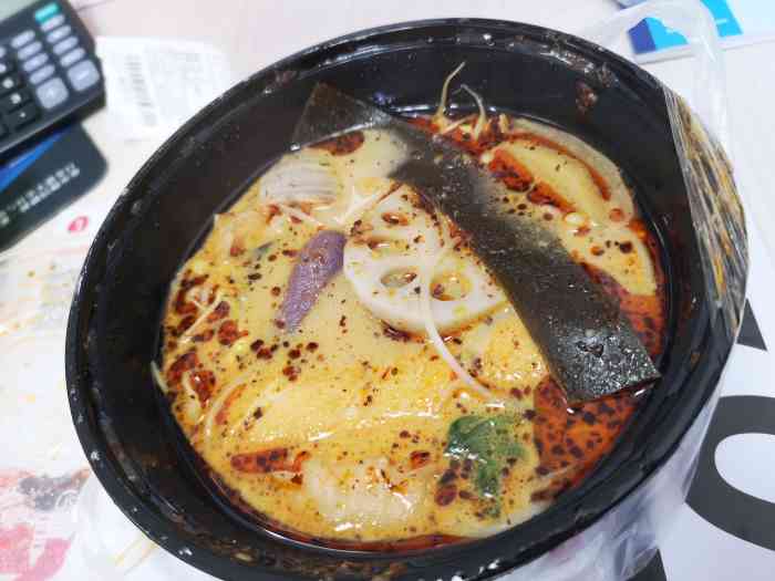 小团子麻辣烫-"万博学院旁边 炒鸡好找 店面很明显.