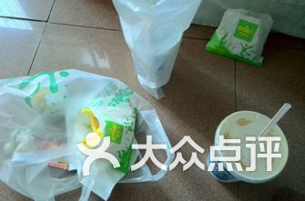蓬江区鸿星物业管理公司附近有什么好吃的-江