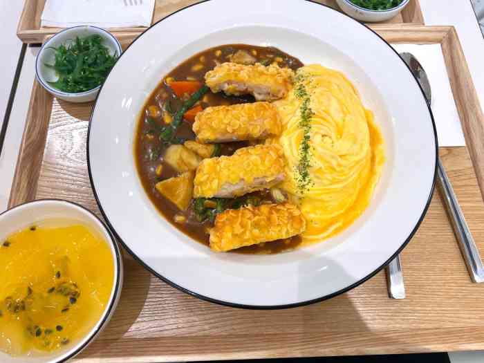 池奈·日式咖喱蛋包饭(济南龙湖奥体店)
