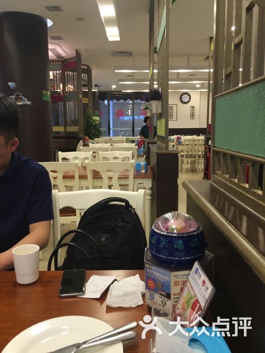 绿仙小厨:属于便宜的自助餐,第一次来绿地.济南