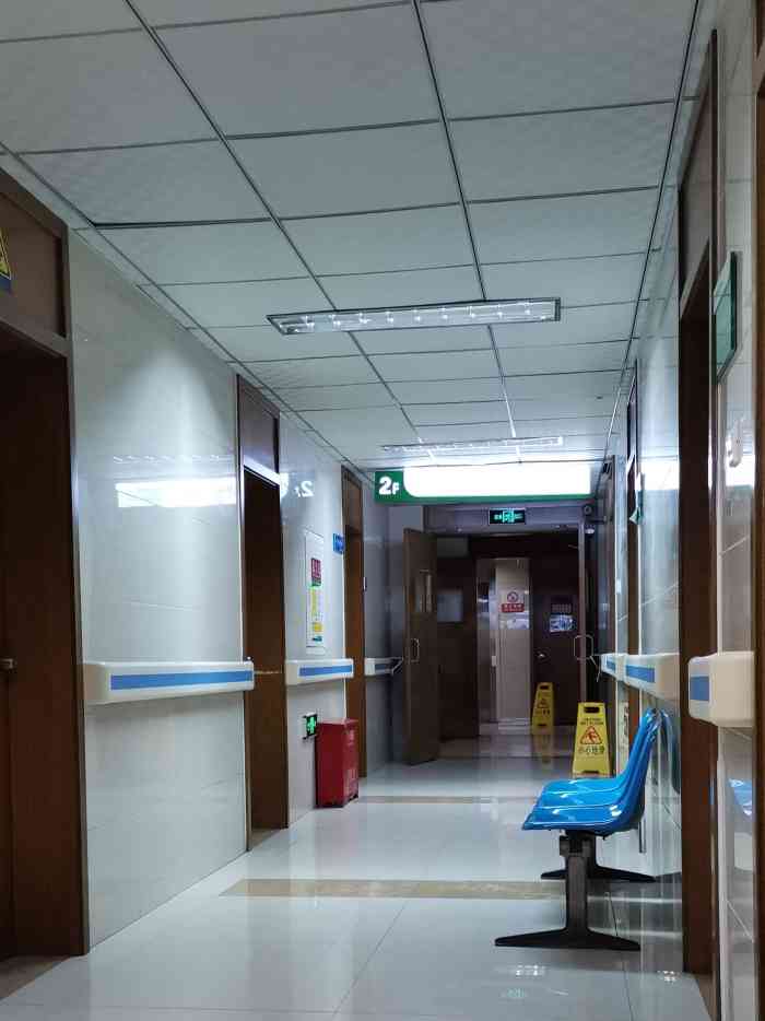 四川省第四人民医院-"这算是成都很便宜的医院了,住院