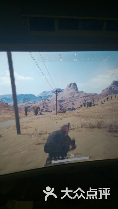 网鱼网咖:很小的一个。价格还算可以,配置.上海