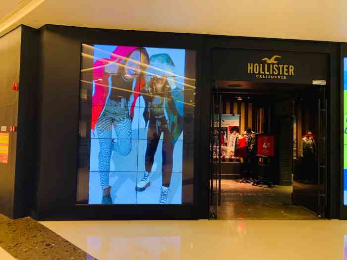 hollister(万象城店)-"这个品牌的名称很不好记叫什么